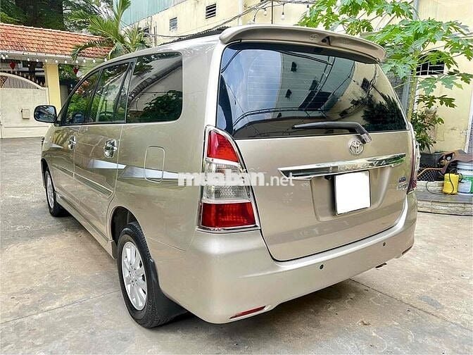 Toyota Innova 2.0E. Xe gia đình cực đẹp