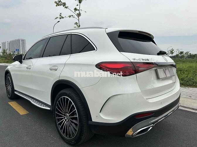 Mercedes Benz GLC Class 2024 - 7999 km Bank 90%