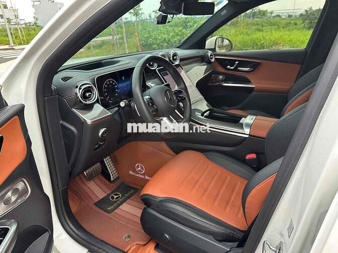 Mercedes Benz GLC Class 2024 - 7999 km Bank 90%