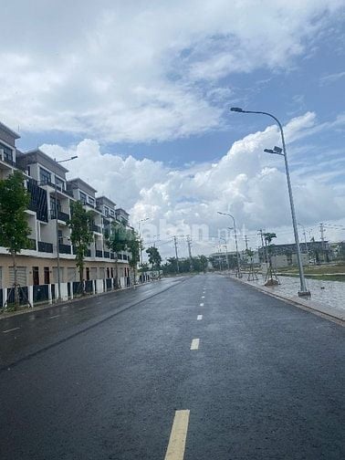 Cần bán gấp đất Long hậu giáp nhà bè