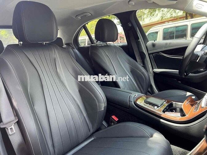 Mercedes Benz E Class 2025 E200 Exclusive - 700 km