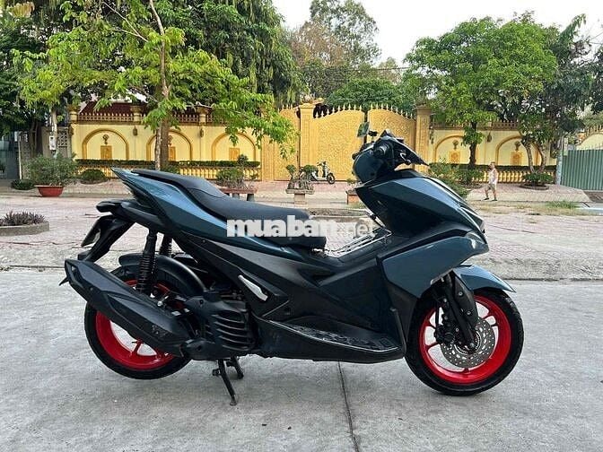 Xe yamaha NVX 2018 màu xám xi măng mới 98 % len ke