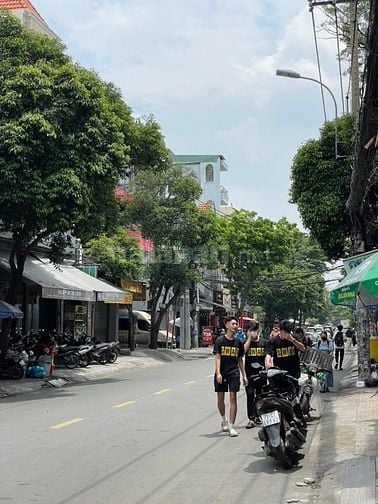 MT đường D5 ngay ĐH Ngoại Thương, Bình Thạnh. (4,5x20m), Giá 24,5 tỷ