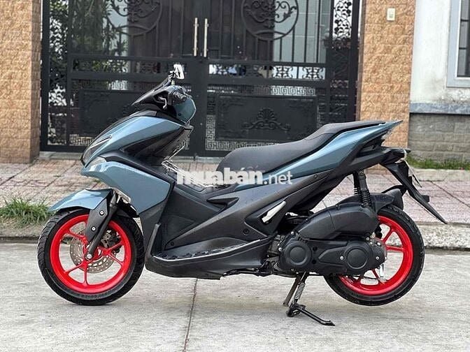 Xe yamaha NVX 2018 màu xám xi măng mới 98 % len ke
