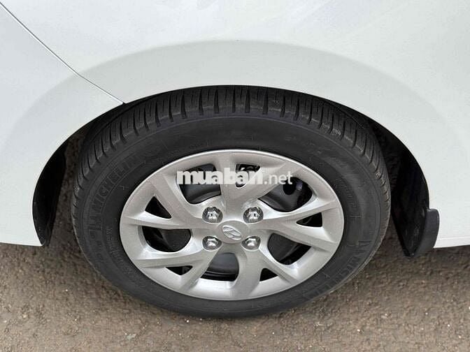 Bán xe Huyndai i10 số sàn HB rất đẹp