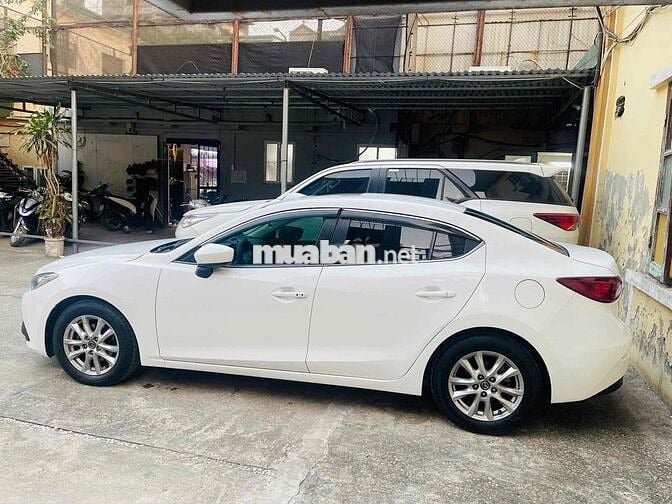 Mazda 3 2016 1.5 AT Sedan - 90000 km