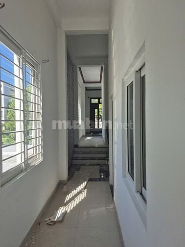 Chỉ 7.650 Bán Nhà 3 tầng Nam Việt á,tặng nội thất xịn,sát sông kề biển