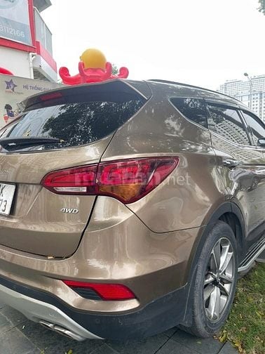 Hyundai Santa Fe 2016 2.4L 4WD - 100000 km