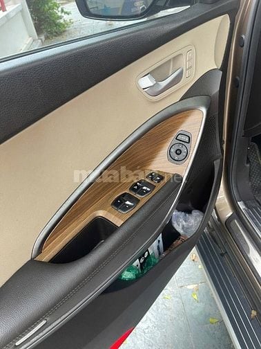 Hyundai Santa Fe 2016 2.4L 4WD - 100000 km