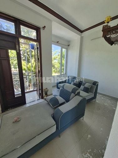 Chỉ 7.650 Bán Nhà 3 tầng Nam Việt á,tặng nội thất xịn,sát sông kề biển