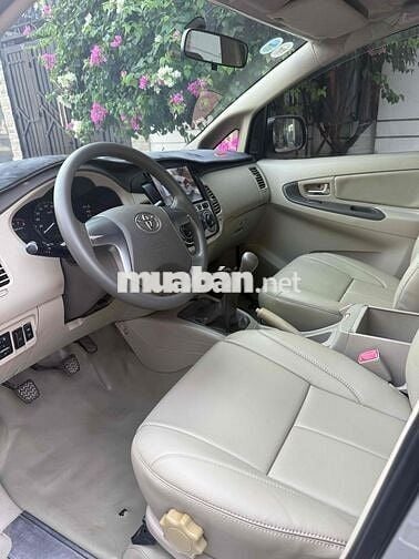Toyota Innova 2014 2.0G - 99000 km