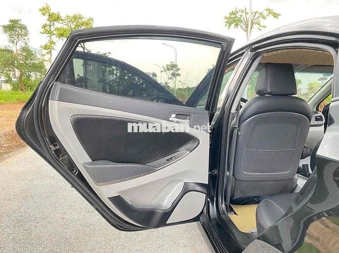 Hyundai Accent 2015 1.4 MT - 120000 km