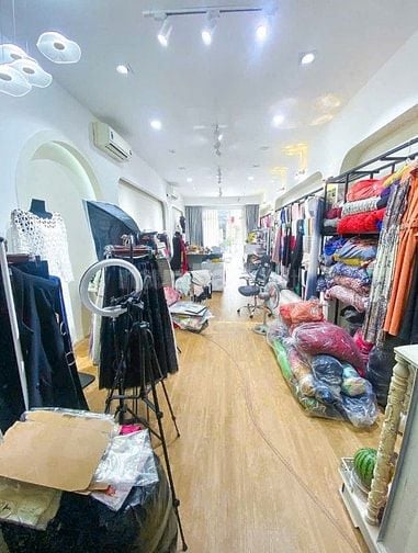 SIÊU HIẾM , MẶT TIỀN QUẬN 3 , KD LÊ VĂN SỸ , 70m2 NỞ HẬU GIÁ 13.9 TỶ