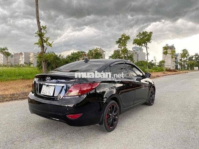 Hyundai Accent 2015 1.4 MT - 120000 km