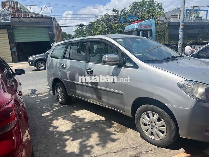 Toyota Innova 2012 G - 102000 km