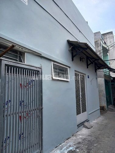 nhà 1 lầu góc 2 mặt tiền hẻm Kinh doanh,làm tiệm nail.giá 3ty450 