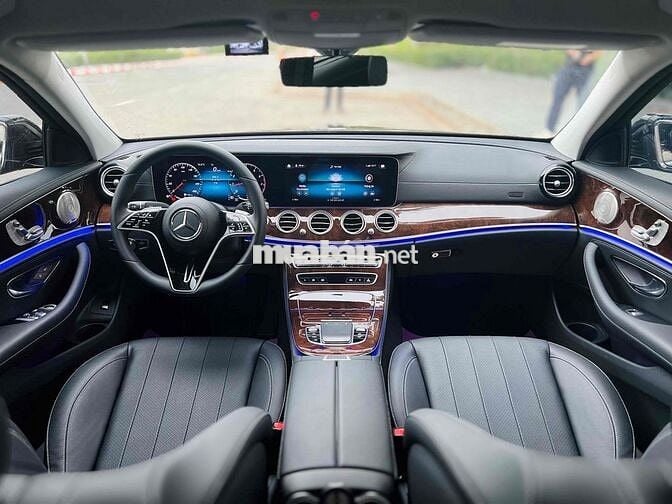 Mercedes E200 Exclusive Model 2025 Siu Lướt 700 km