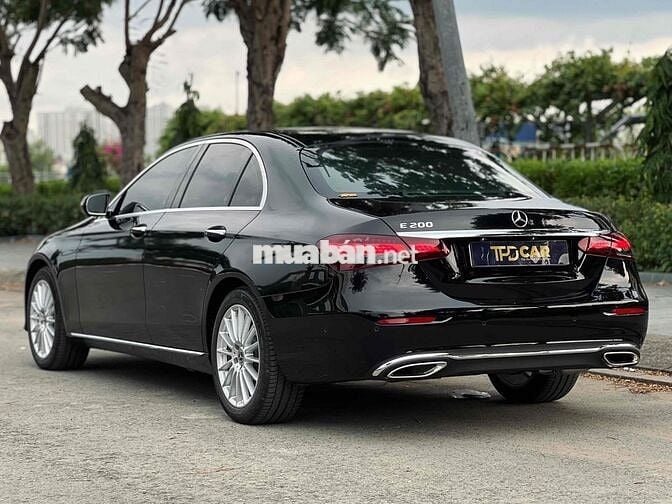 Mercedes E200 Exclusive Model 2025 Siu Lướt 700 km