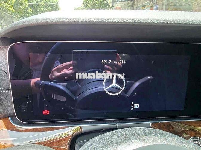 Mercedes Benz E200 Exclusive Model- 700 km