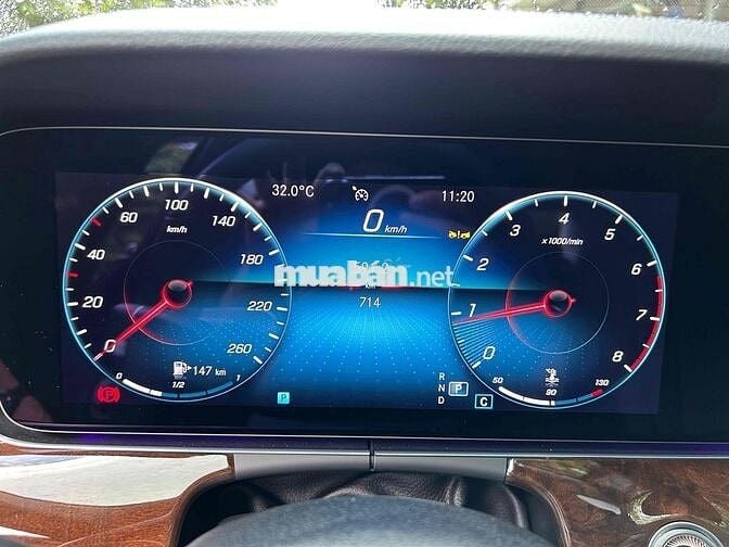 Mercedes Benz E200 Exclusive Model- 700 km