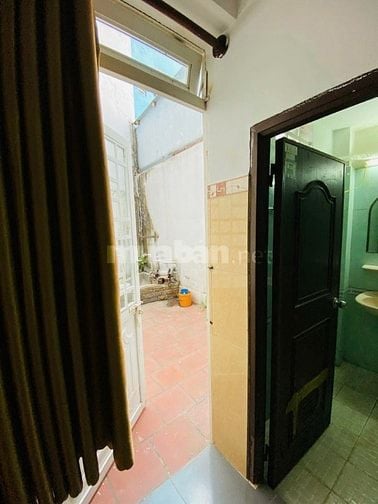 Phòng trọ Gò Vấp phòng full nội thất, sân sau thoáng mát cho nuôi pet.
