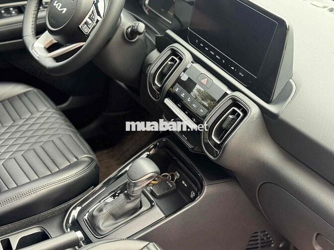 Kia Sonet 2024 Premium 1.5 AT - 8600 km