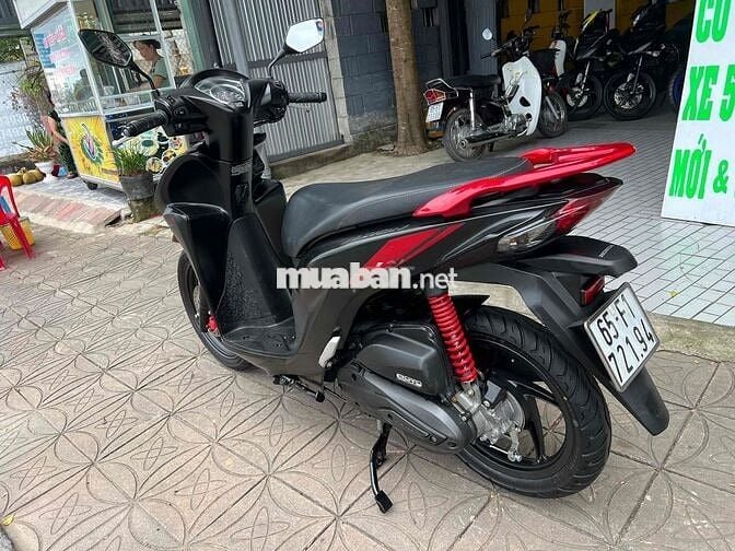 Visison đời 2022 bản thể thao đen nhám.