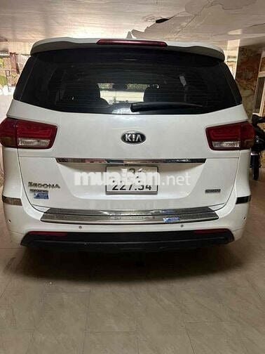Kia Sedona 2016 Luxury D - 80000 km - full option