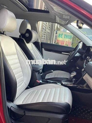 Kia Seltos 2022 Premium 1.6 AT - 25000 km