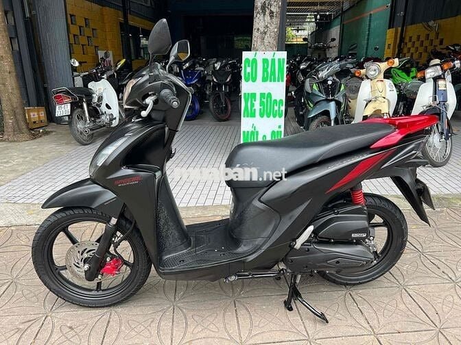 Visison đời 2022 bản thể thao đen nhám.