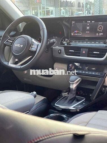 Kia Seltos 2022 Premium 1.6 AT - 25000 km