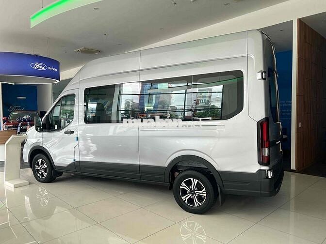 Ford Transit 2025 Premium giá tốt