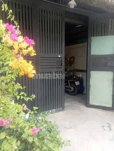 Nhà đường rộng sau mT đường Phạm Hùng 