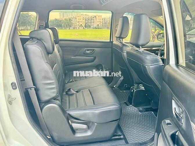 Suzuki Ertiga 1.5AT Sport 2021 màu trắng