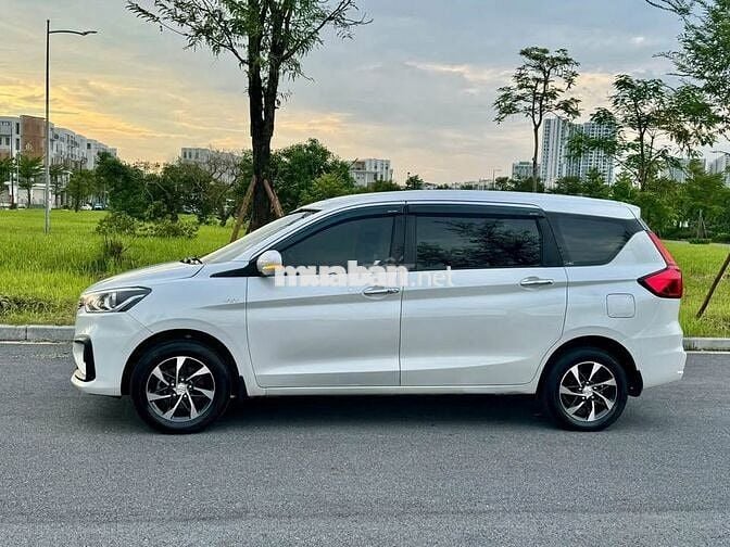 Suzuki Ertiga 1.5AT Sport 2021 màu trắng
