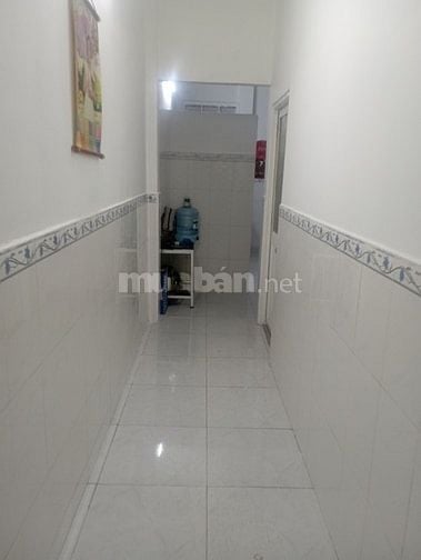 Nhà đường rộng sau mT đường Phạm Hùng 