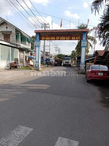 Đất trước sân bay long thành. 