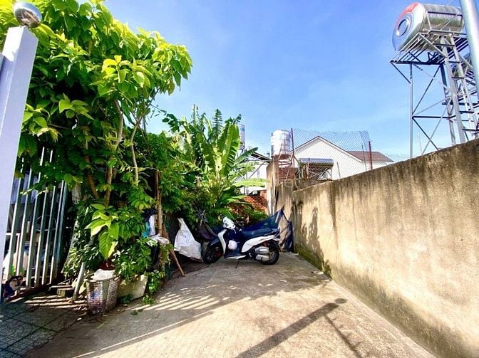 Đất trước sân bay long thành. 