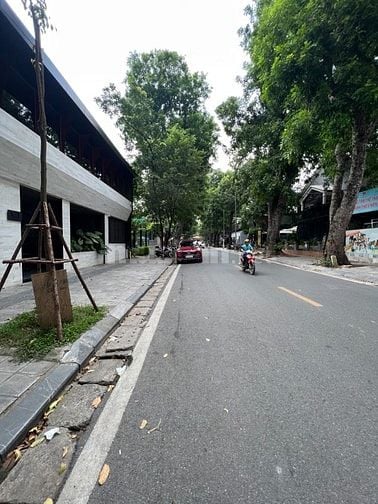 Nhà Tăng Bạt Hổ - Hai Bà Trưng - 83m - MT 11m giá chào 23 tỷ có TL