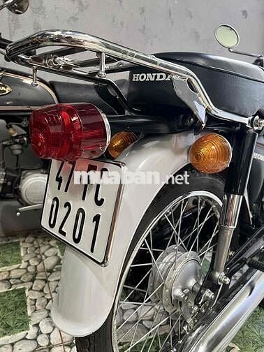 Xe còn biển 4 số đẹp, dọn mới máy êm ái..