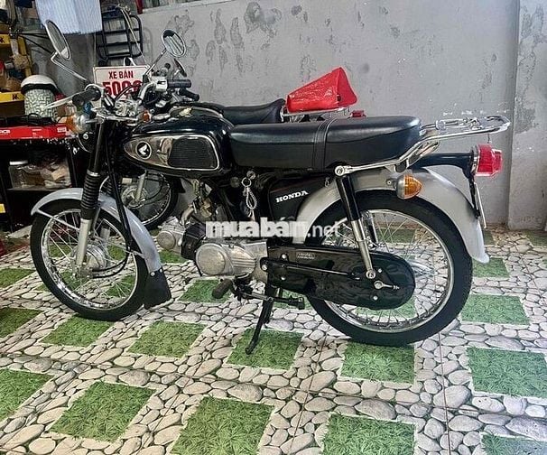 Xe còn biển 4 số đẹp, dọn mới máy êm ái..