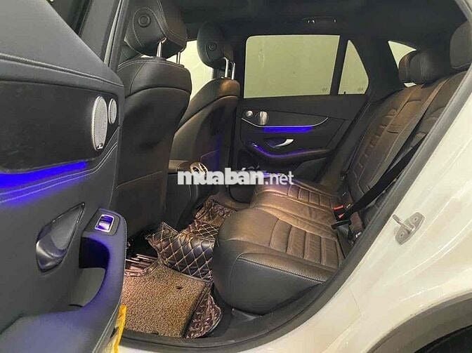 Mercedes Benz GLC 2022 300 4MATIC - Bank 90%