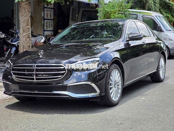 Mercedes Benz E Class 2023 E200 Exclusive - 700 km