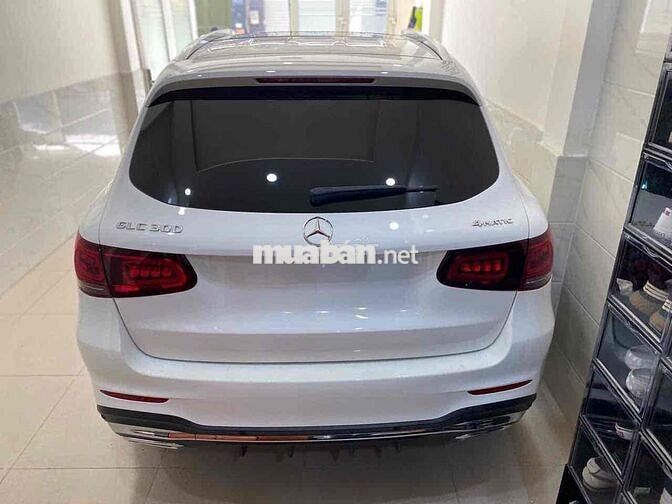 Mercedes Benz GLC 2022 300 4MATIC - Bank 90%