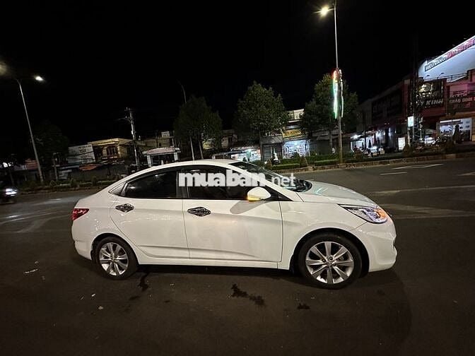 Hyundai Accent 2014 1.4 MT - 110000 km