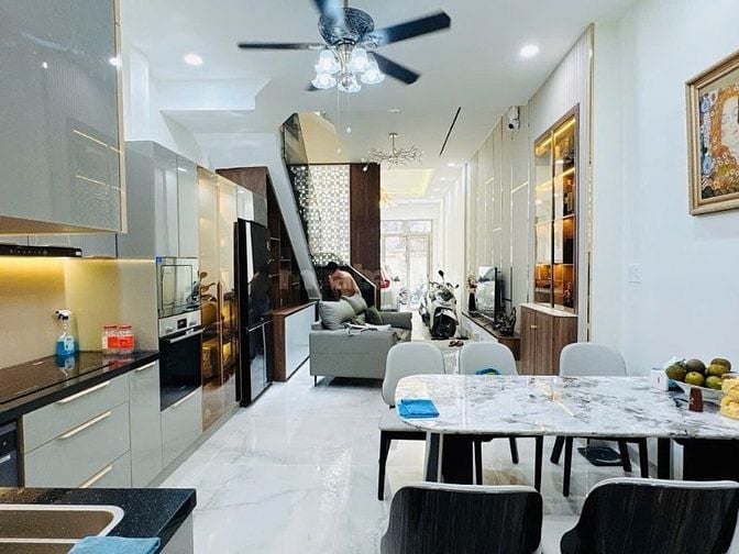 Mặt tiền Huyền Quang full nội thất cao cấp 60m nhỉnh 18 tỷ Tl 
