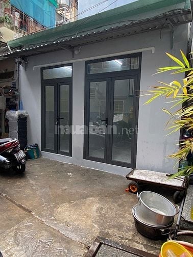 Em cần bán căn nhà chính chủ CMT8 quận 3