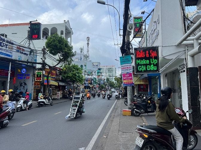 CHO THUÊ NHÀ MẶT TIỀN LÊ VĂN LƯƠNG Q.7