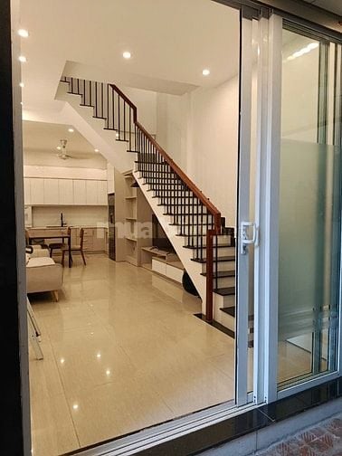 Bán nhà trong ngõ phố Minh Khai, DT 32m2x 4 tầng, Giá 7,3 tỷ