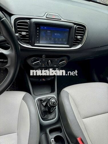 Kia Soluto 1.4 MT Deluxe 2022